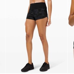 Lululemon Speed Up Short High-Rise 2.5" Camo Deep Coal Multi / Black